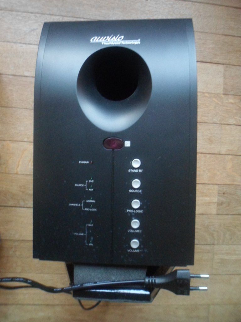 Home cinéma: Soundsystem mit Subwoofer Auvisio 5.1 – D'occasion à Zürich par Tocayo 2