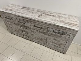 Sideboard mit Schubladen und Türen