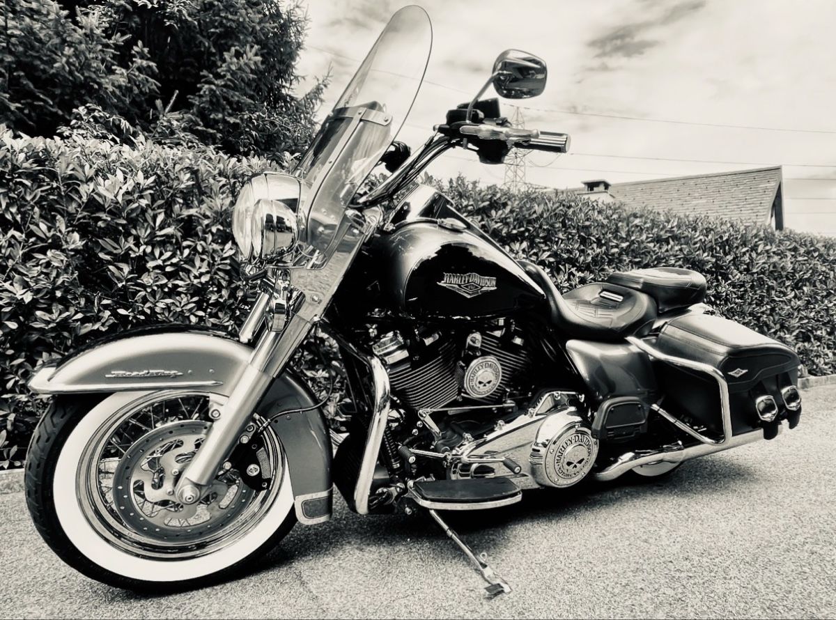 Harley-Davidson Touring: Harley Davidson Roadking Classic Sept 2016 – D'occasion à Siebnen par Aik