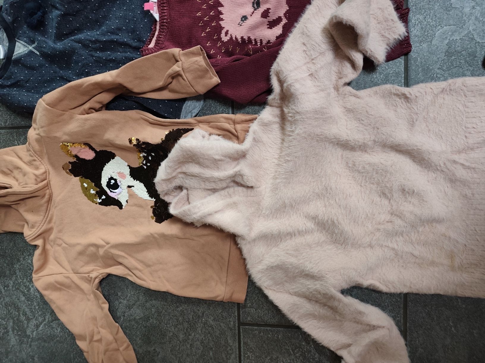 Pullover & Sweatshirts: Pullover Gr 122/128, 5 x – Gebraucht aus Fulenbach von meje0081 3
