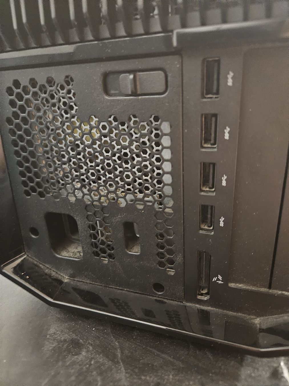 Grafikkarten: Alienware Graphics Amplifier Z01G – Gebraucht aus Güttingen von Watermann6 2