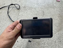 Navigationsgerät Garmin nüvi mit Halterung und Kabel