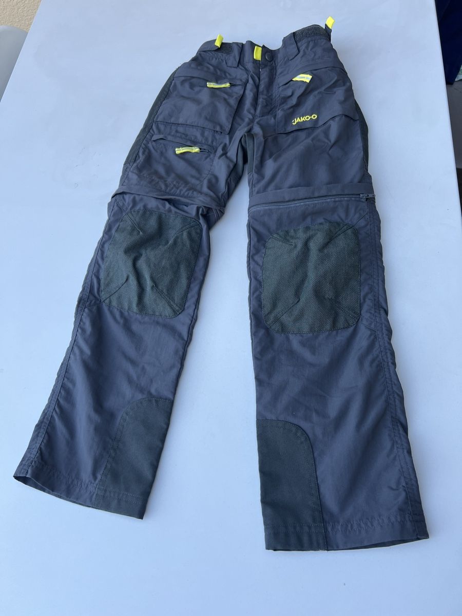 Jako-O Pantaloni: Jako-o Robusthose Gr. 134 – Usato da Heiligkreuz (Mels) venduto da fodo