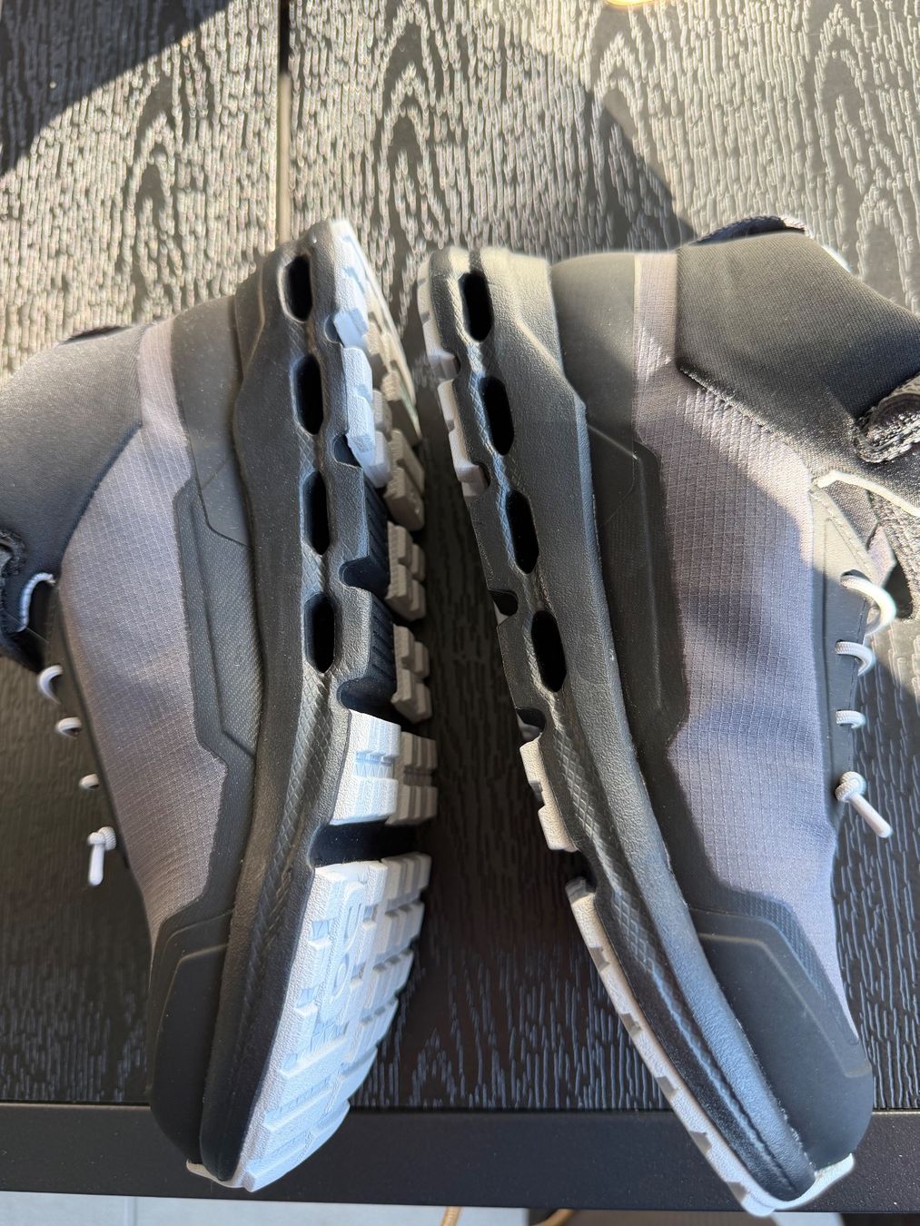 On Scarpe per ragazzi: On Running Cloudhero Mid Waterproof schwarz Grösse 31 – Nuovo e nell'imballaggio originale da Steinhausen venduto da phocea10 4