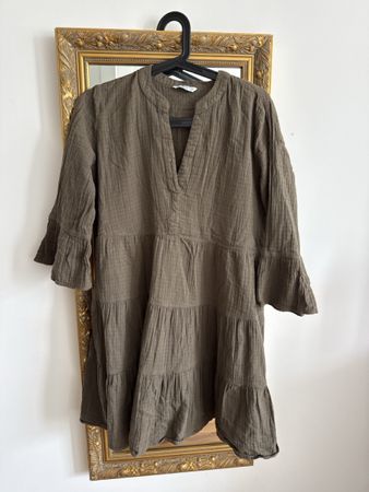 PIGALLE Kleid olivegrün Gr. M