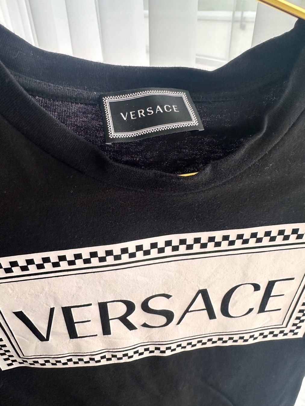 Versace T-shirt: Versace Tshirt schwarz – Usato da Konolfingen venduto da Luluuuu 2