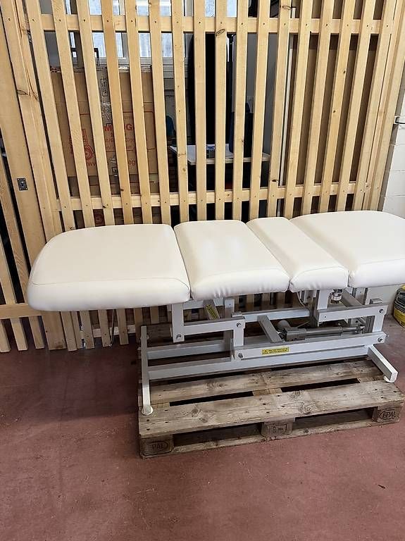 Lettini & sedie per cosmetici: Kosmetikliege – Usato da Koppigen venduto da stu_9cd8