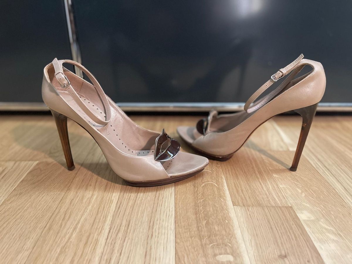 Saint Laurent Scarpe da donna: Yves Saint Laurent Sandalen – Usato da Luzern venduto da Fabian_Ni 4