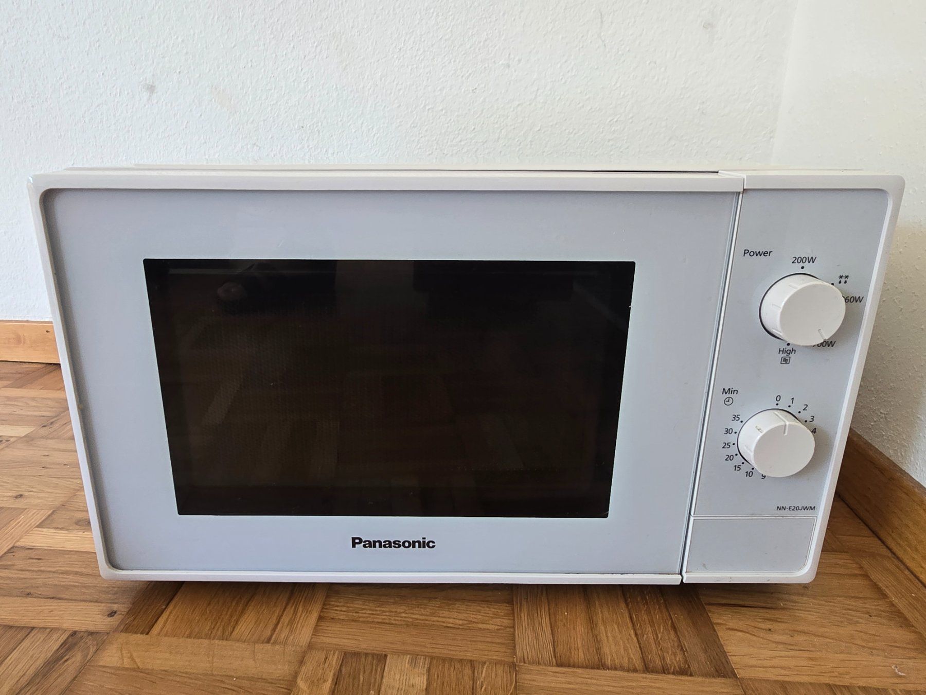 Appareils de cuisine: Mikrowelle, top Zustand – D'occasion à Ebmatingen par gab_cbw9
