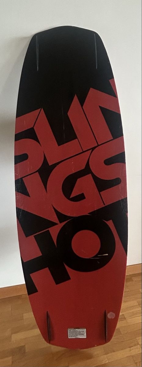 Tavole da surf e di nuoto: Slingshot Choice 137 Blemish Wakeboard – Usato da Blonay venduto da lucy20102012 1