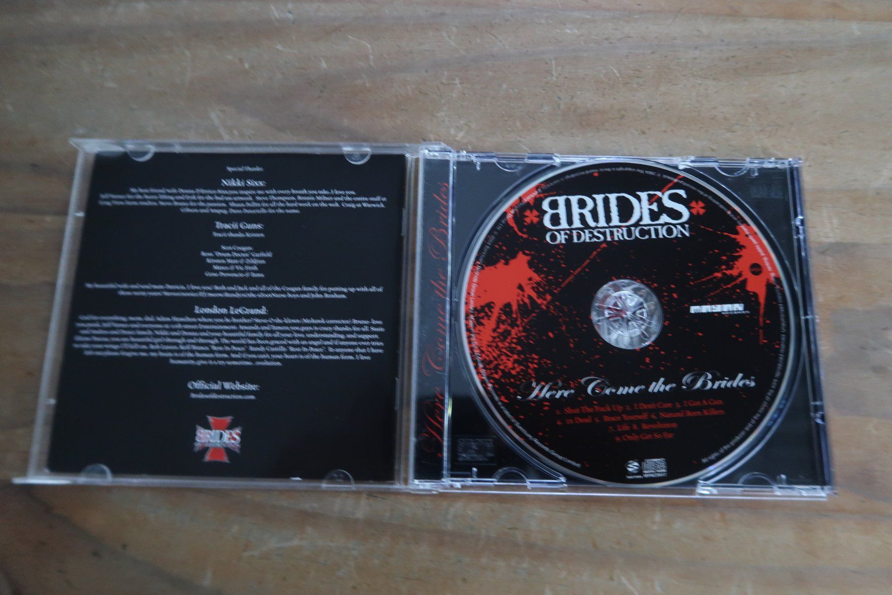 CDs: BRIDES OF DESTRUCTION - HERE COME THE BRIDES - CD – Gebraucht aus Basel von Patiscat 4
