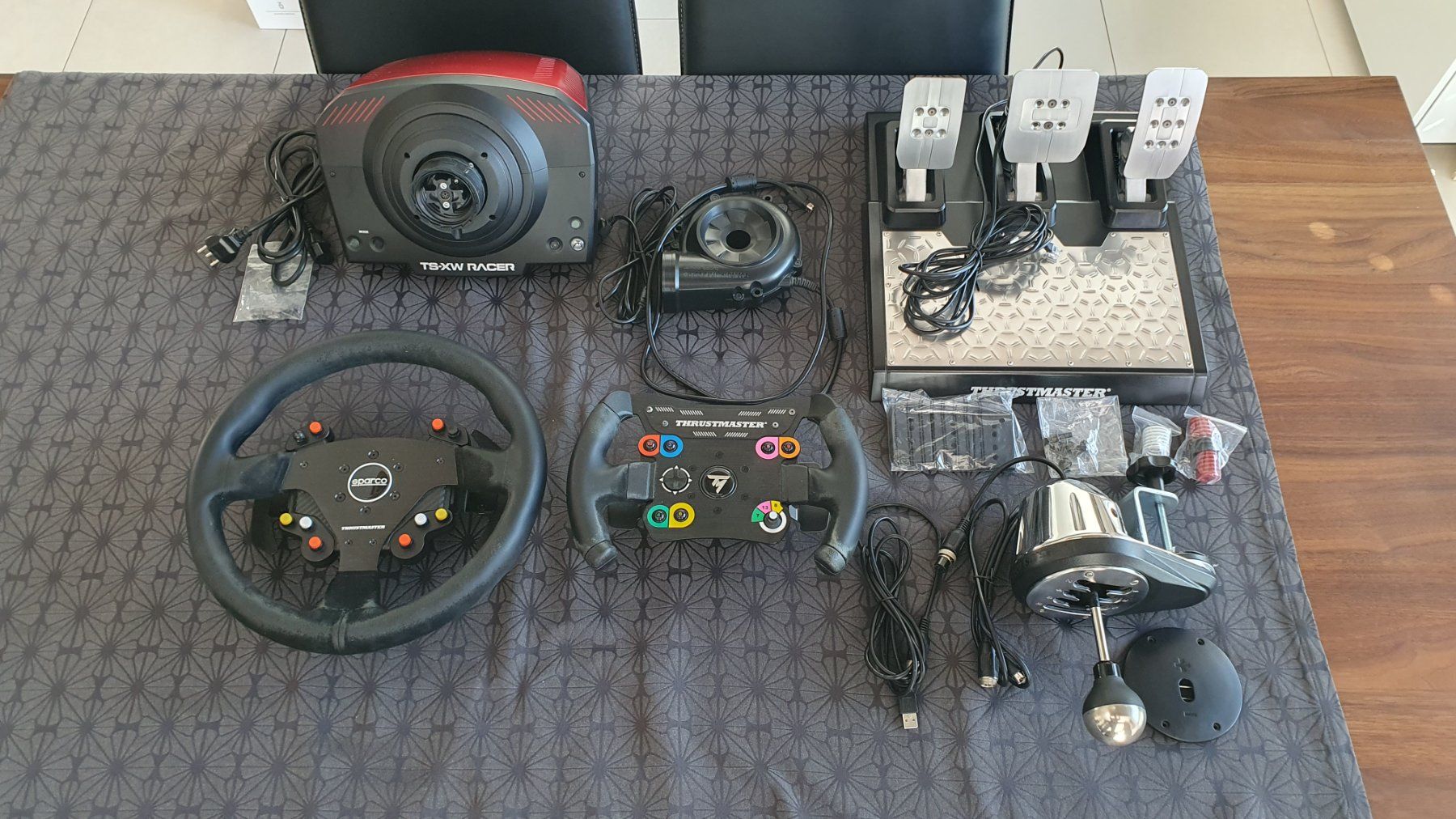 Controller: Thrustmaster TS-XW base + 2 volants + pédalier + shifter – Usato da Villiers venduto da Djobinne