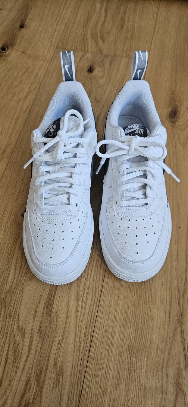 Nike Scarpe da uomo: Nike Air Force 1, Grösse 37.5 – Nuovo (secondo la descrizione) da Tobel venduto da Nicci_dee 1