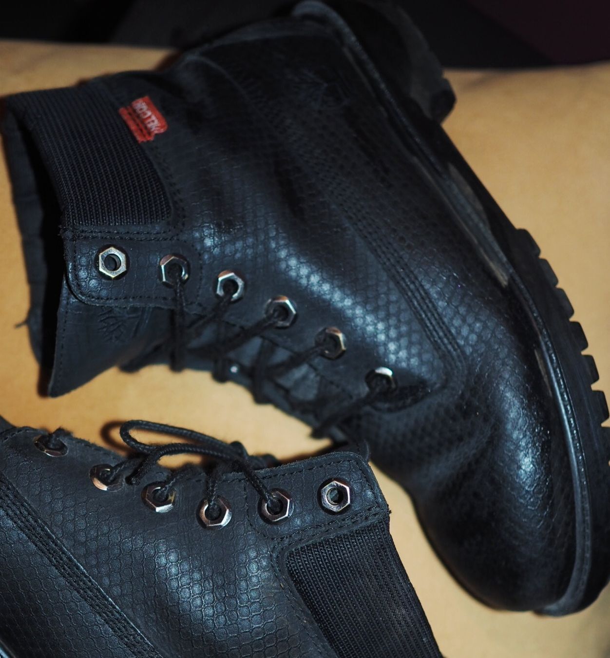 Timberland Scarpe da uomo: Schwarze Timberland Limited Edition Boots - Grösse 36 – Usato da Luzern venduto da MweziMystique 2