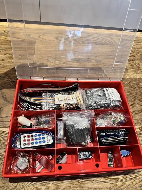 Componenti elettronici: Arduino Starter Kit – Usato da Kloten venduto da kevinho15 1