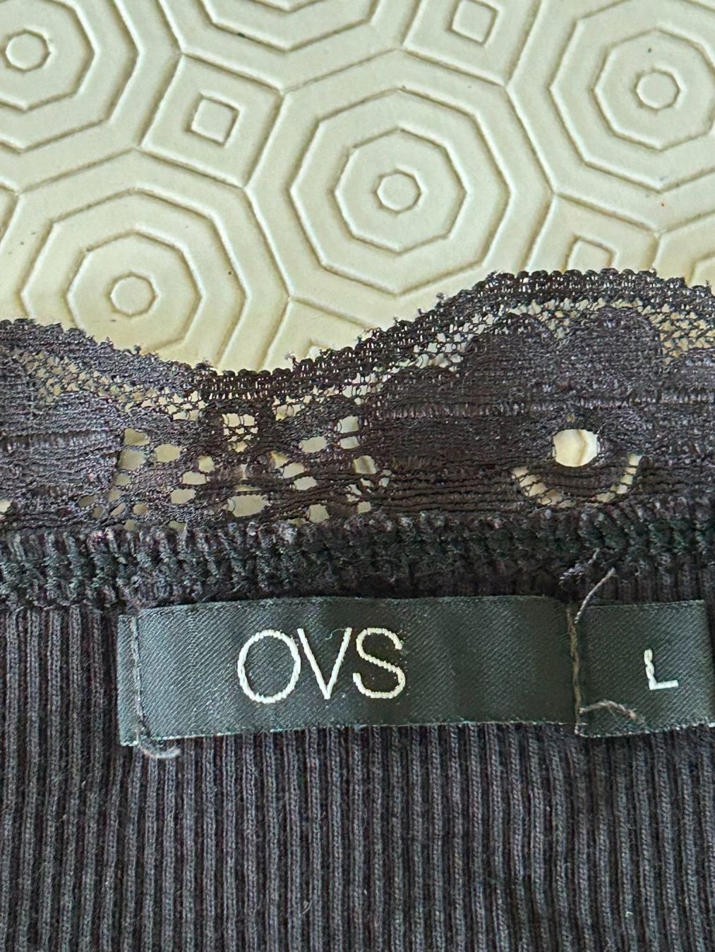 Top: Canotta cotone nero tg.L Oviesse – Usato da Melano venduto da H-Sara 1