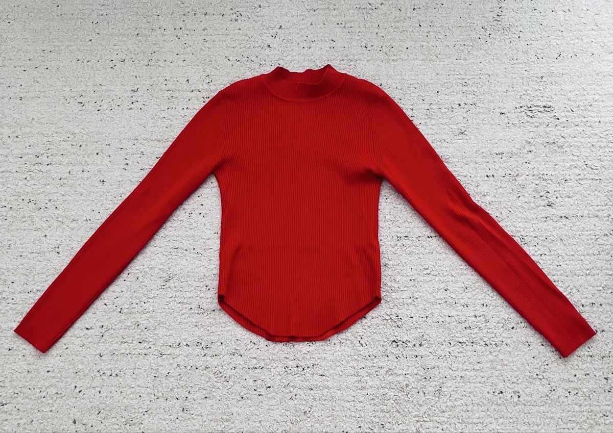 Stradivarius Pullover & Sweatshirts: Stradivarius Pullover Rot Crop  – Gebraucht aus Rüschlikon von sweet_76