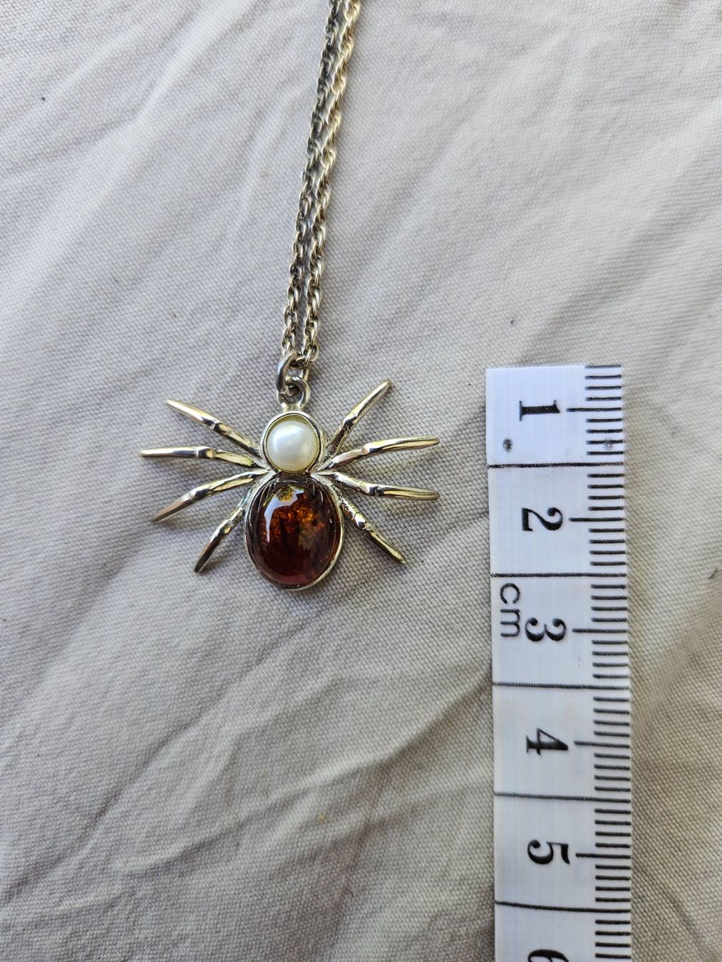 Catenine: Echt Silber Kette mit Bernsteinanhänger Spinne – Usato da Gränichen venduto da Zmoonlight 1