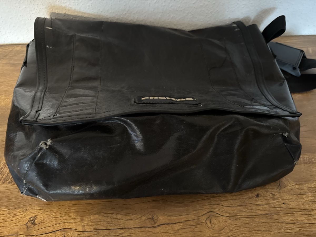 Freitag Borse: Sac FREITAG noir, très utilisé – Usato da Brügg BE venduto da Goob 7