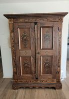 Alter Bauernschrank