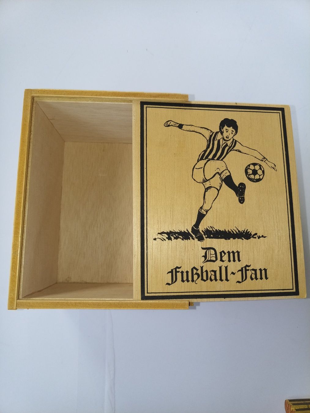 Giocattoli: Holzschatulle "Dem Fussball-Fan" – Usato da Wängi venduto da Ladys_First 1