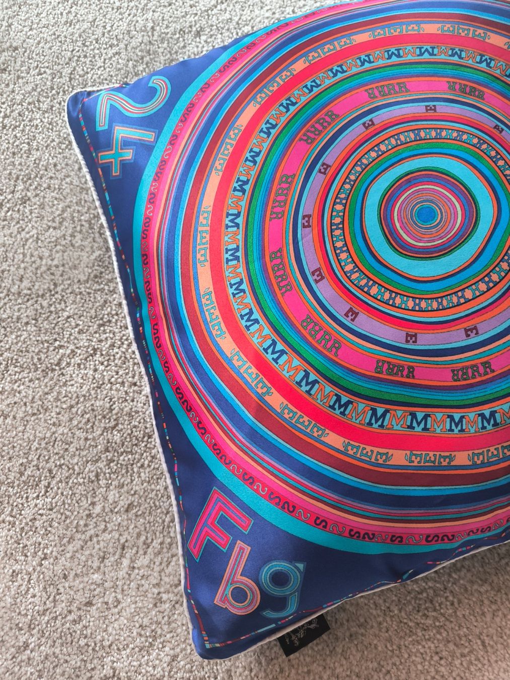 Cuscini: Housse de coussin Hermès – Usato da Zug venduto da LindaManga 3