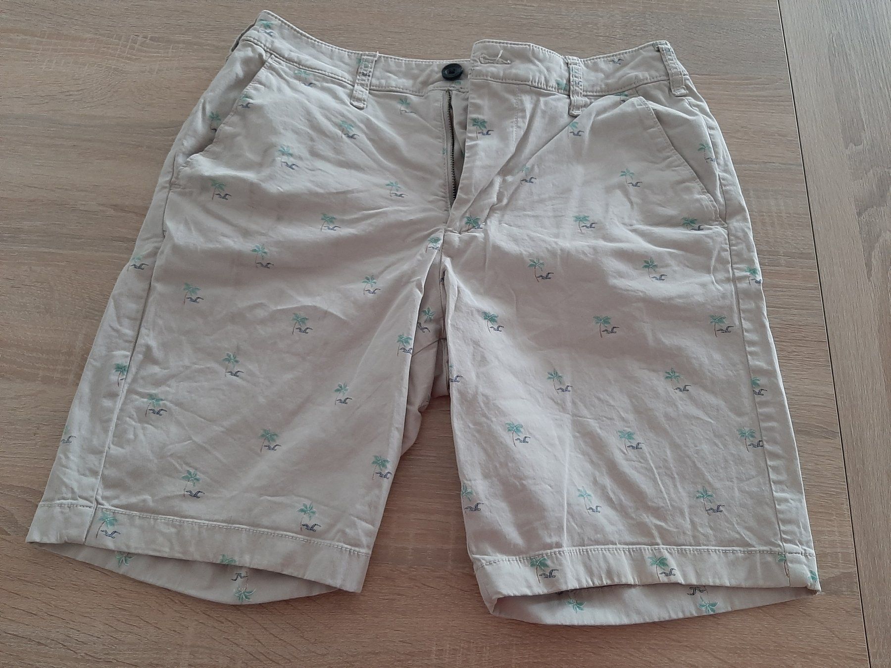 Hollister Pantaloni: Kurze Hose hellbeige mit Muster, Weite Gr. 32 – Usato da Menziken venduto da Rien1