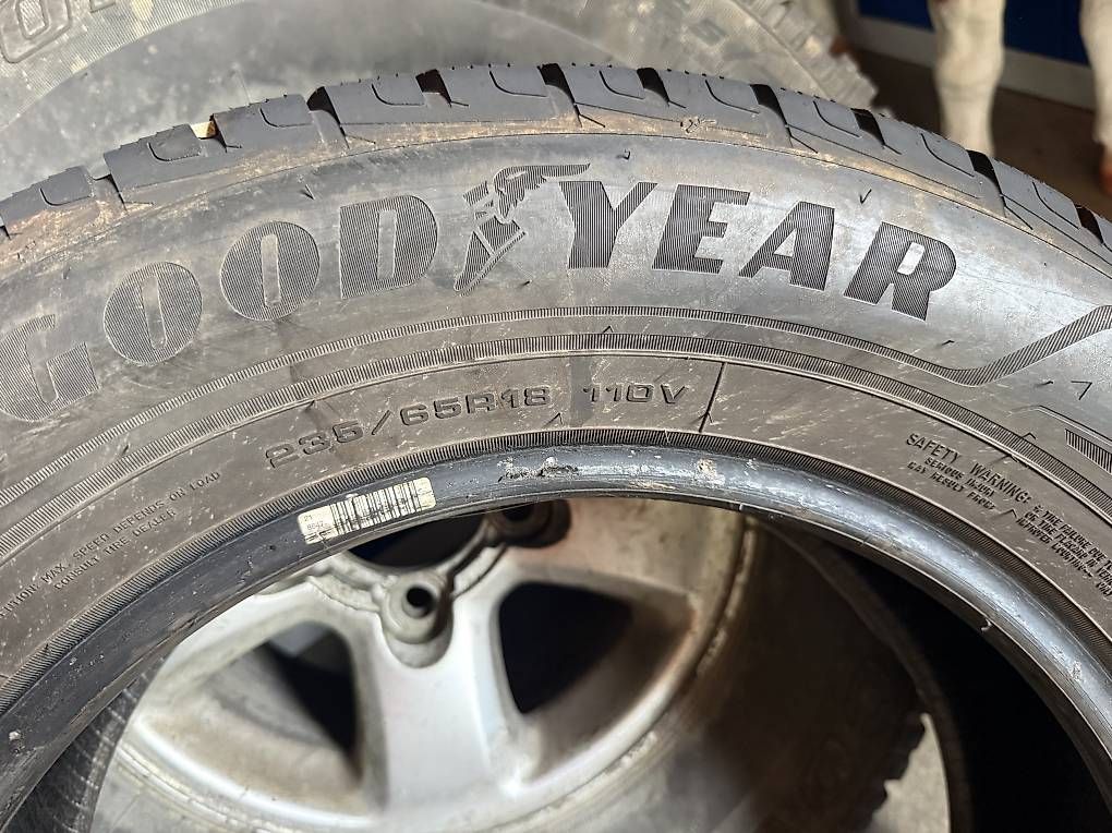 Pneumatici & Ruote complete: Reifen 235/65R18 Goodyear – Usato da Wauwil venduto da Patrol789