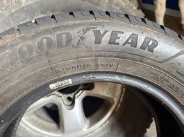 Reifen 235/65R18 Goodyear