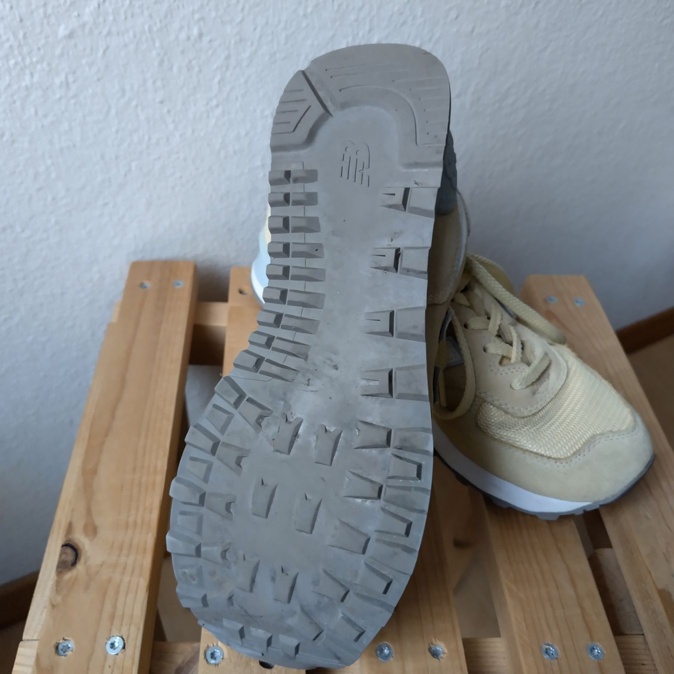 New Balance Scarpe da donna: New Balance Hellgelb Gr. 39 – Usato da Rothenburg venduto da Fufinio 1