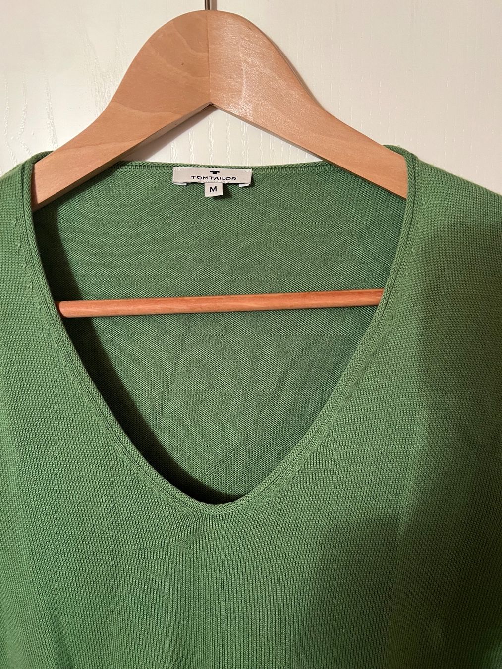 Maglioni & Felpe: Pullover Tom Tailor grün V-Ausschnitt Grösse M – Usato da Ruggell venduto da Malbuntiger01
