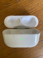 Apple AirPods Pro Ladecase (1. Gen.) weiss guter Zustand