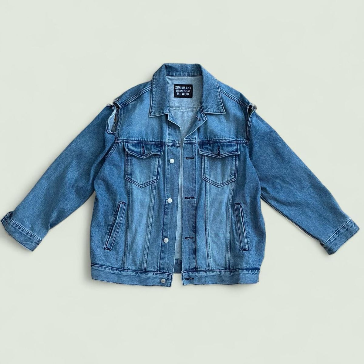 Jacken: oversized cut out shoulder denim jacket  – Gebraucht aus Zürich von h_studio_edit