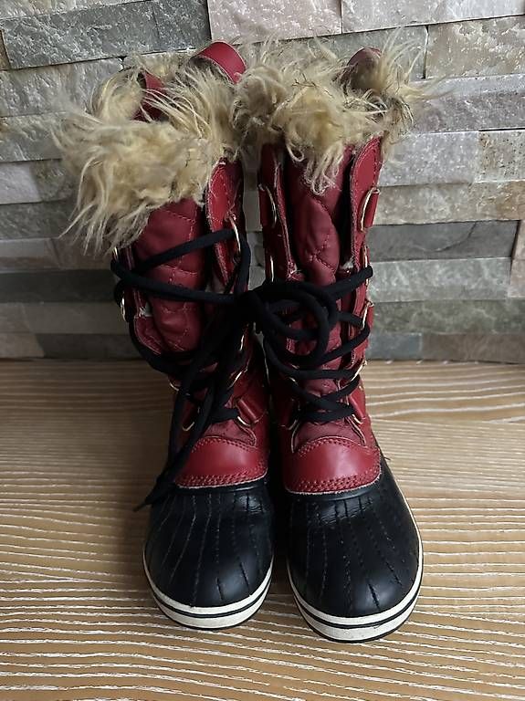 Damenschuhe: Red winter boots Sorel 38 – Gebraucht aus Wettingen von Violete01 1