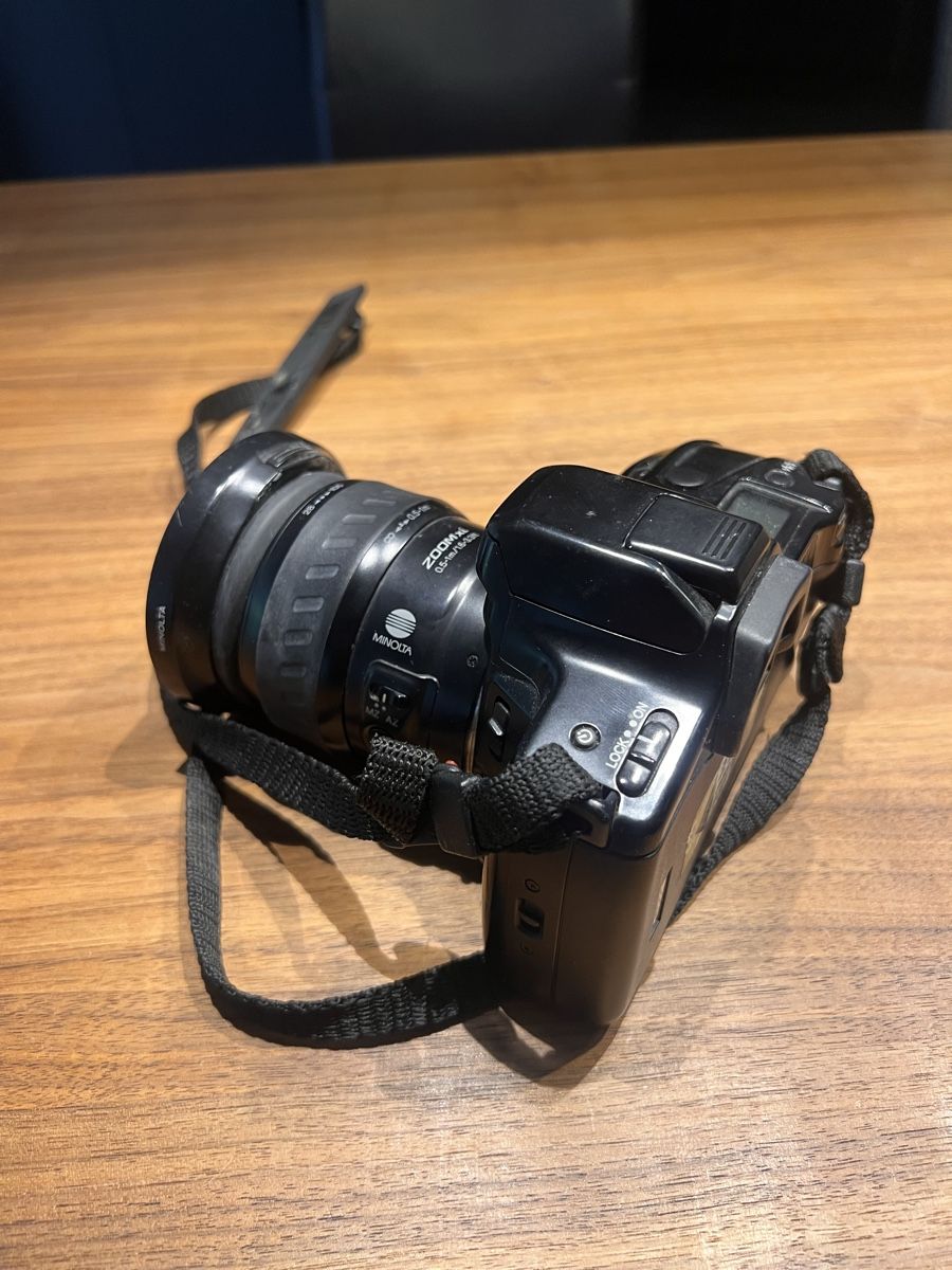 Minolta Fotocamera: Minolta Dynax 3xi Kamera mit Blitz Program 3500xi Set – Difettoso da Uetikon am See venduto da 150960 3