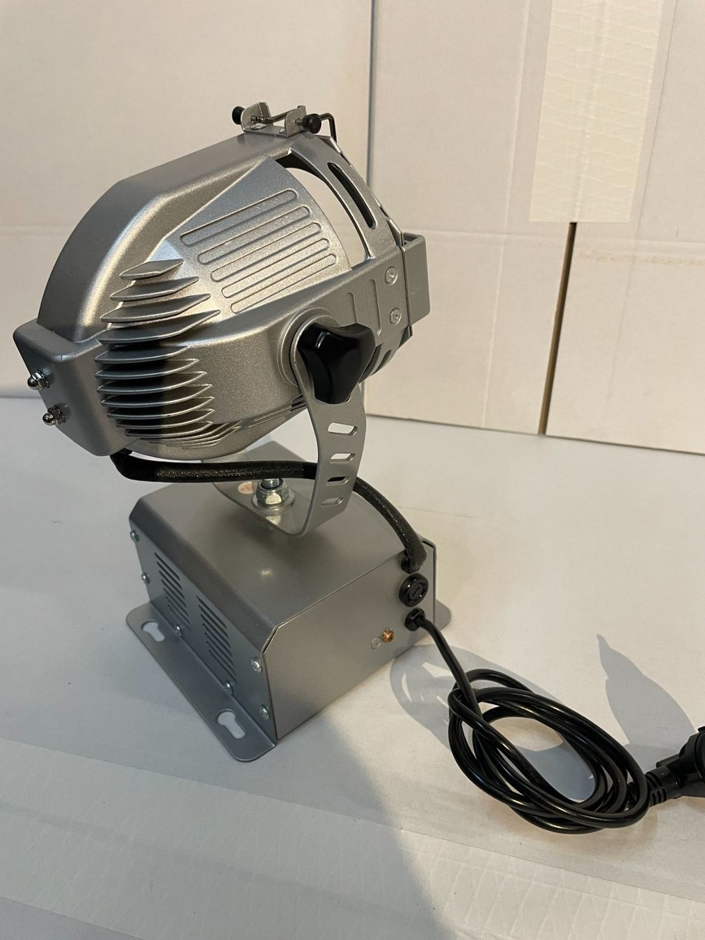 Showtec Lampade: Showtec Compact Studio Beam CDM-70   (A47) – Nuovo (secondo la descrizione) da Däniken SO venduto da Profog1 1
