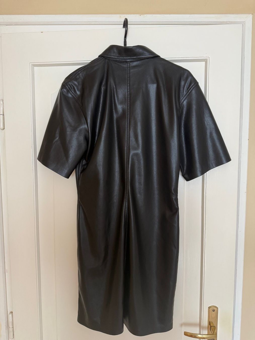 Vestiti: Nanushka Kleid – Usato da Allschwil venduto da katokaka 3