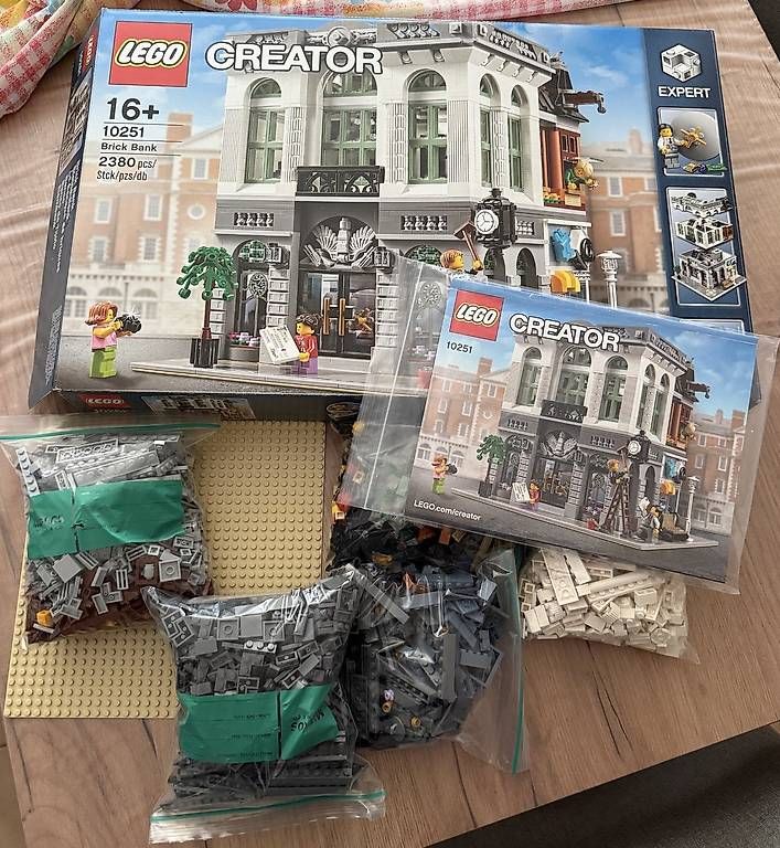 Lego Kit di costruzioni: Set Lego 10251 / La banque – Usato da Echallens venduto da Says1 1