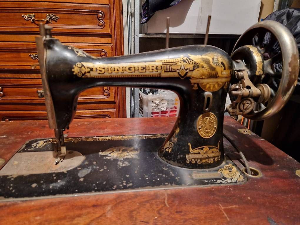 Macchine da cucire: Nähmaschine Singer antik – Usato da Brugg venduto da lor_q8s9 4