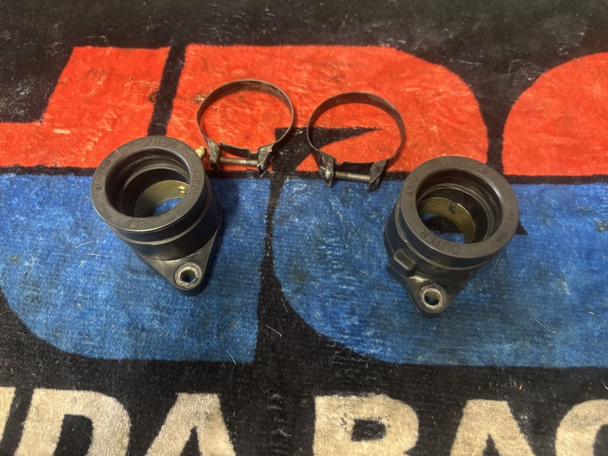 Yamaha Tutti i ricambio per moto: Yamaha XT600 pipes d’admissions  – Usato da Mézières VD venduto da P-M-C