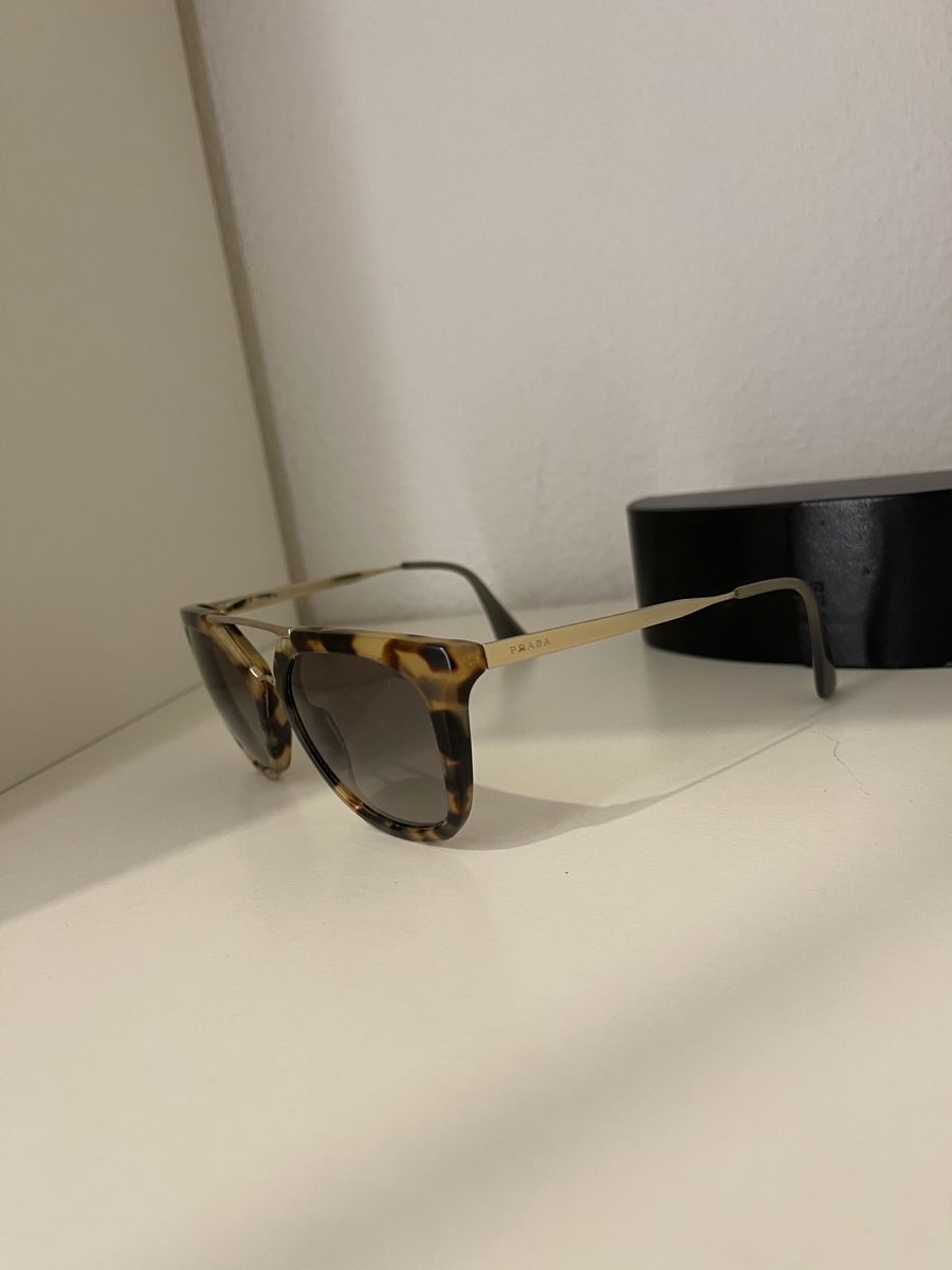Prada Brillen & Gläser: Oryginal Prada Sonnenbrille im Schildpattmuster mit Etui! – Gebraucht aus Wetzikon ZH von Jan_wojt 1