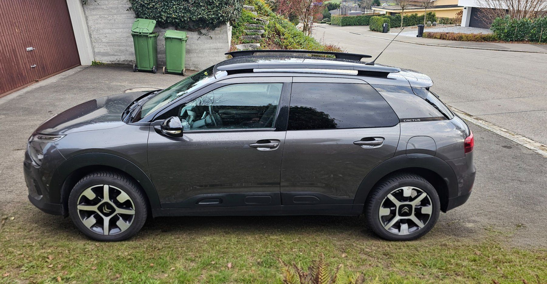 Citroën Autos: CITROEN C4 Cactus 1.2 Pure Tech Shine – Gebraucht aus Regensdorf von Meto87 1