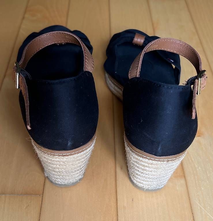 Scarpe da donna: TOMMY HILFIGER Sandalen schwarz Gr.40 – Usato da Basel venduto da Findus78 3