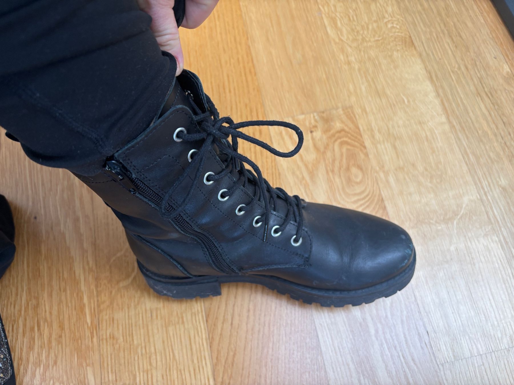 Scarpe da donna: Leder Stiefeletten – Usato da Winterthur venduto da D_Zel97 2