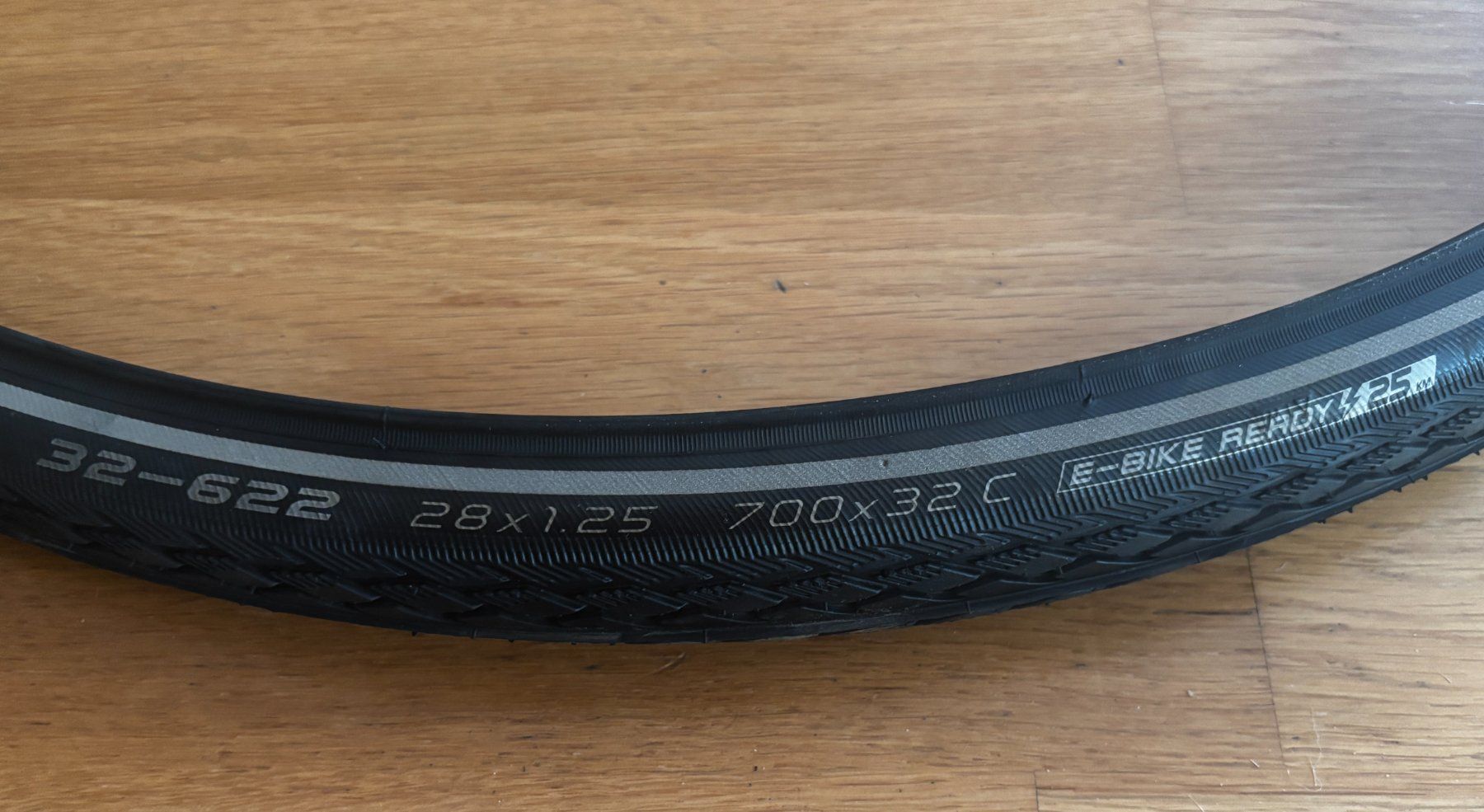Schwalbe Pneus & Kompletträder: Schwalbe E-Bike Performance Reifen 28" - FABRIKNEU! – Neu (gemäss Beschreibung) aus Zürich von Piner 4