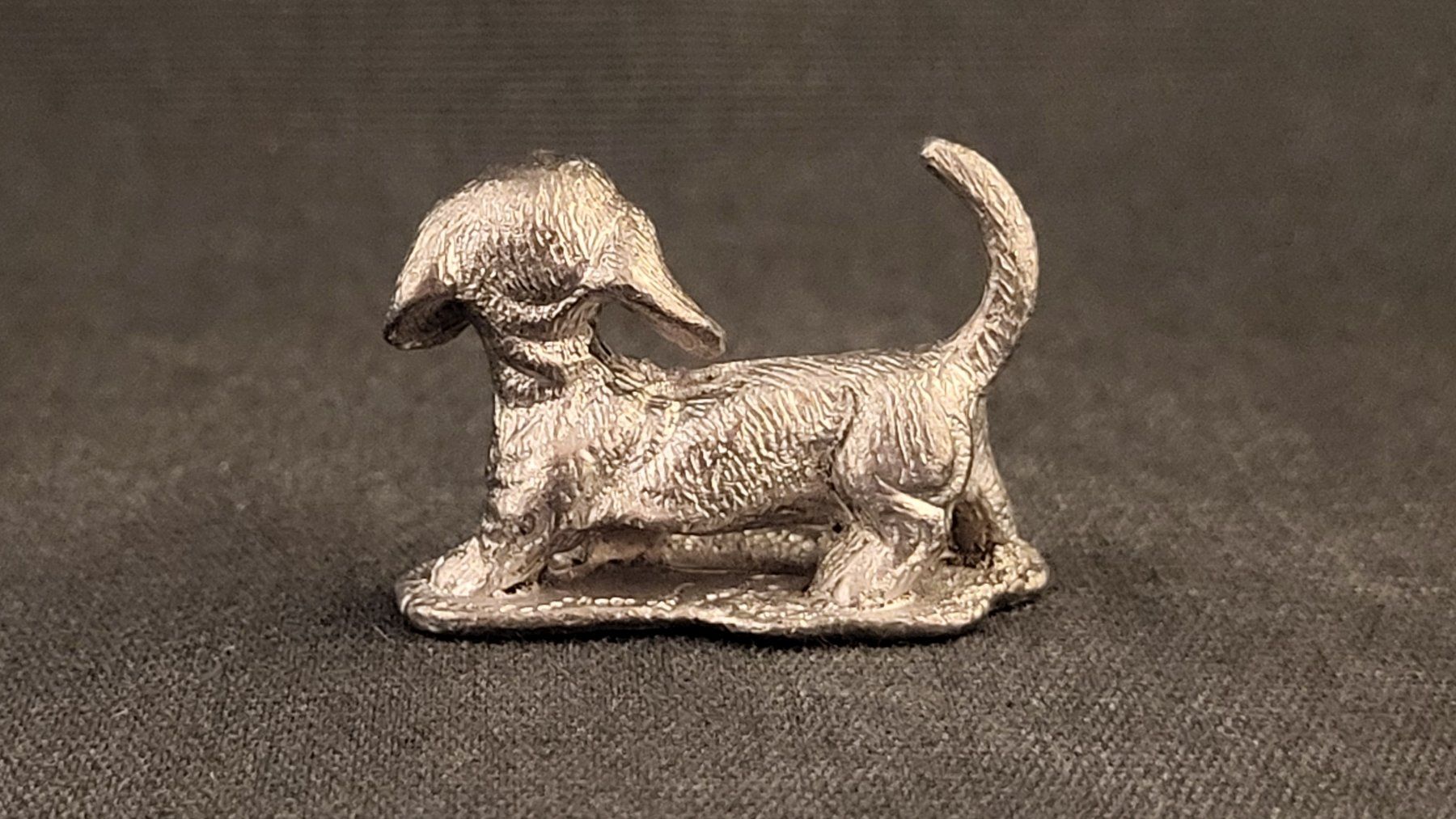 Statuette: Kleiner Metall-Dackel "VII" – Usato da Basel venduto da spinne02 3