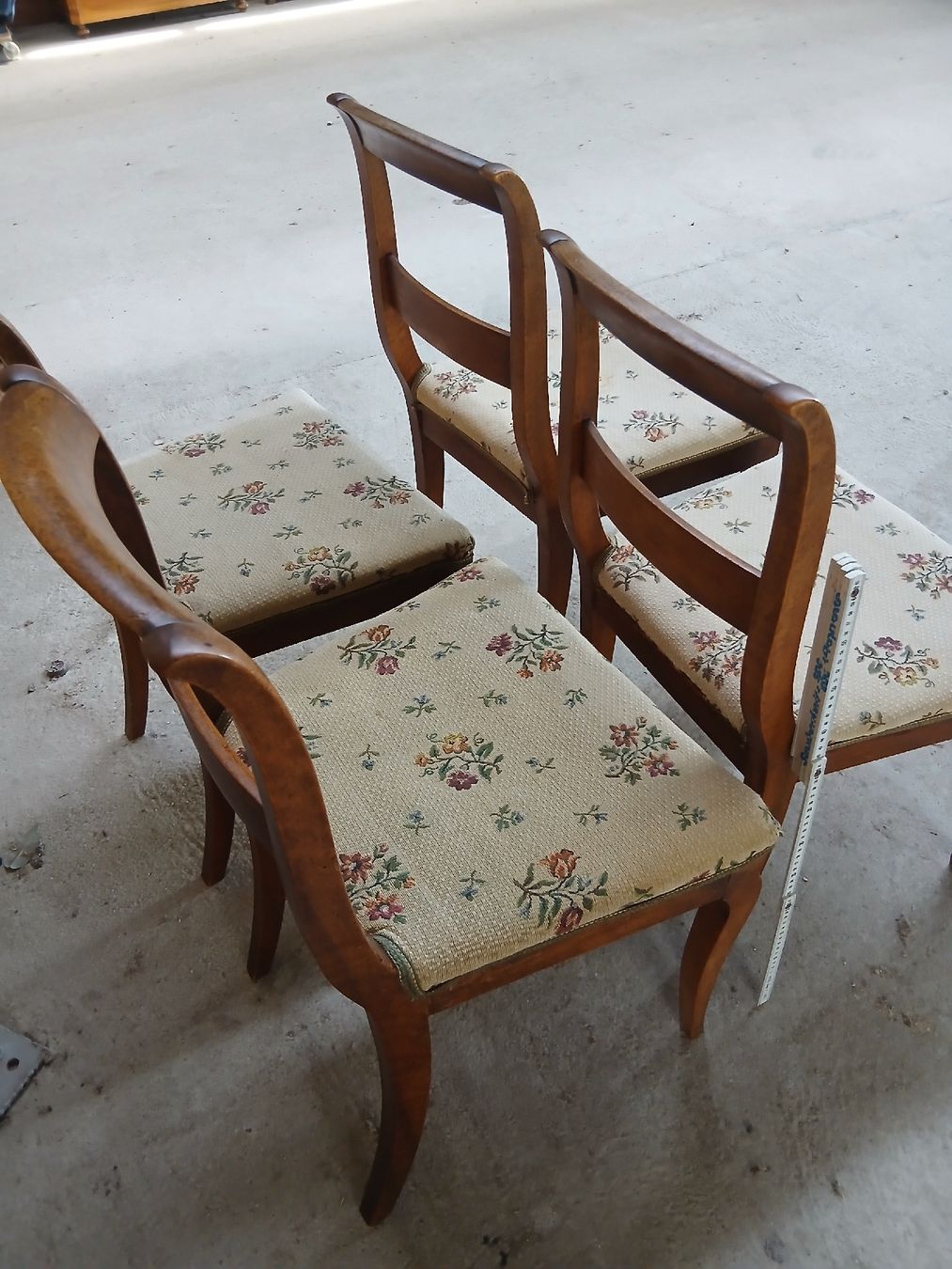 Chaises: 4.   CHAISES L.PHILIPPE VAUDOISE EN NOYER  – D'occasion à Neuchatel par NNeuchatel 4