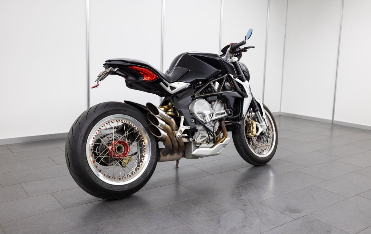 Strada: MV Augusta Dragster 800 – Usato da Berneck venduto da Kosarka23 2
