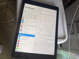 Ipad Air 16Gb - A1474 - Kein icloude / guter Zustand