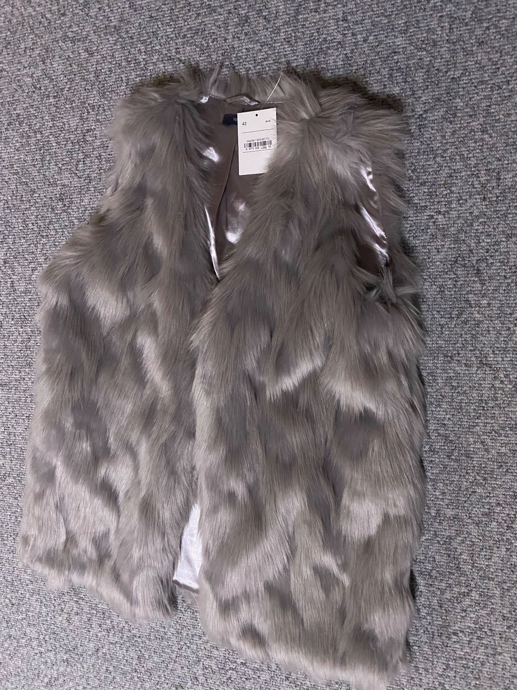 C&A Gilets & Westen: Weste Kunstpelz – Neu und originalverpackt aus Appenzell von Sonnschein_